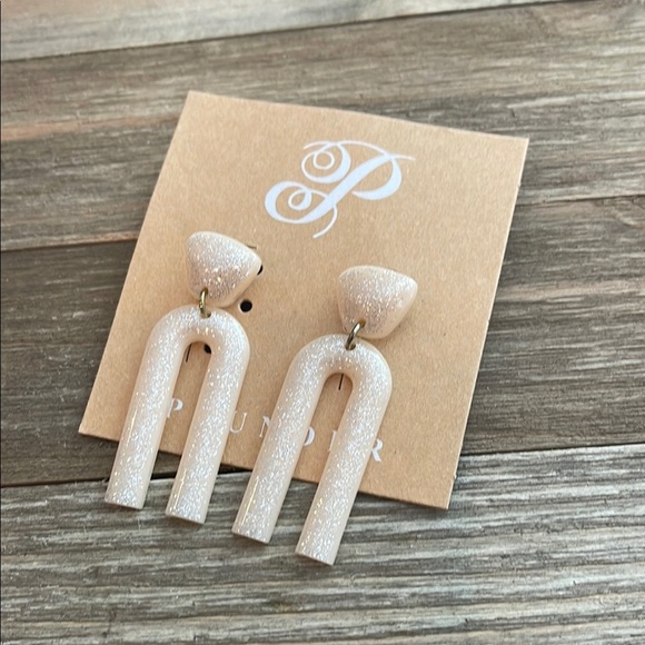 Plunder Jewelry - ❄️ Plunder | Elegant Cream Glitter Kids Earrings Boho Shabby Chic